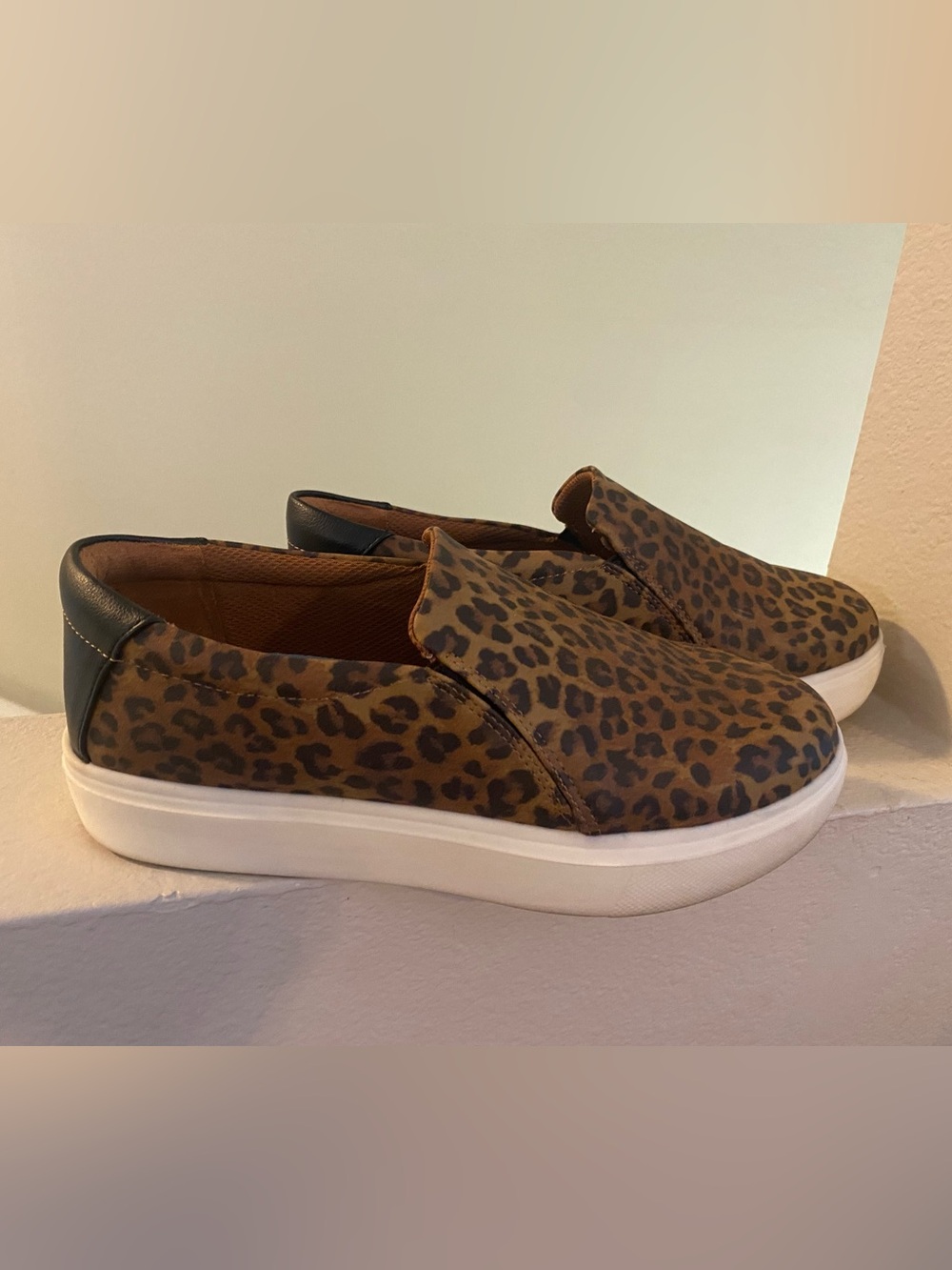 Dr. Scholl’s.Leopard Print Slip-On Sneakers/Loafer.Size 7.5.Women’s